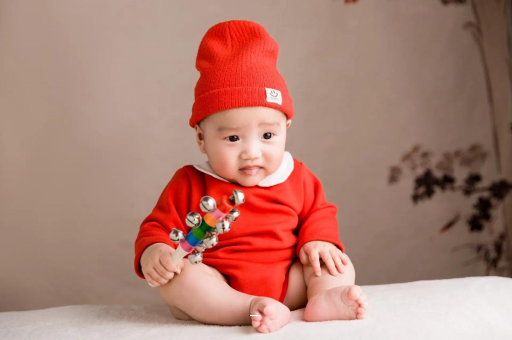 嘉峪关宝宝几个月戴银手镯好 嘉峪关宝宝几个月戴银手镯好